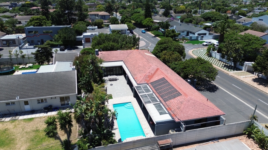 5 Bedroom Property for Sale in Table View Western Cape